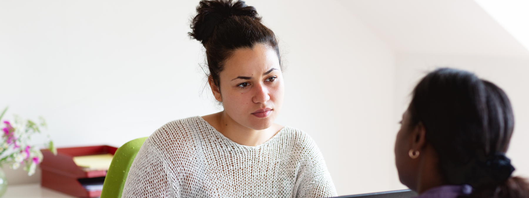 Professionnelle du secteur en entretien
